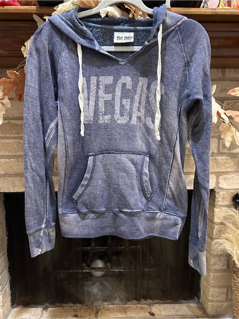 Women's Blue Vintage-Wash Crewneck Pullover Sweater EUC